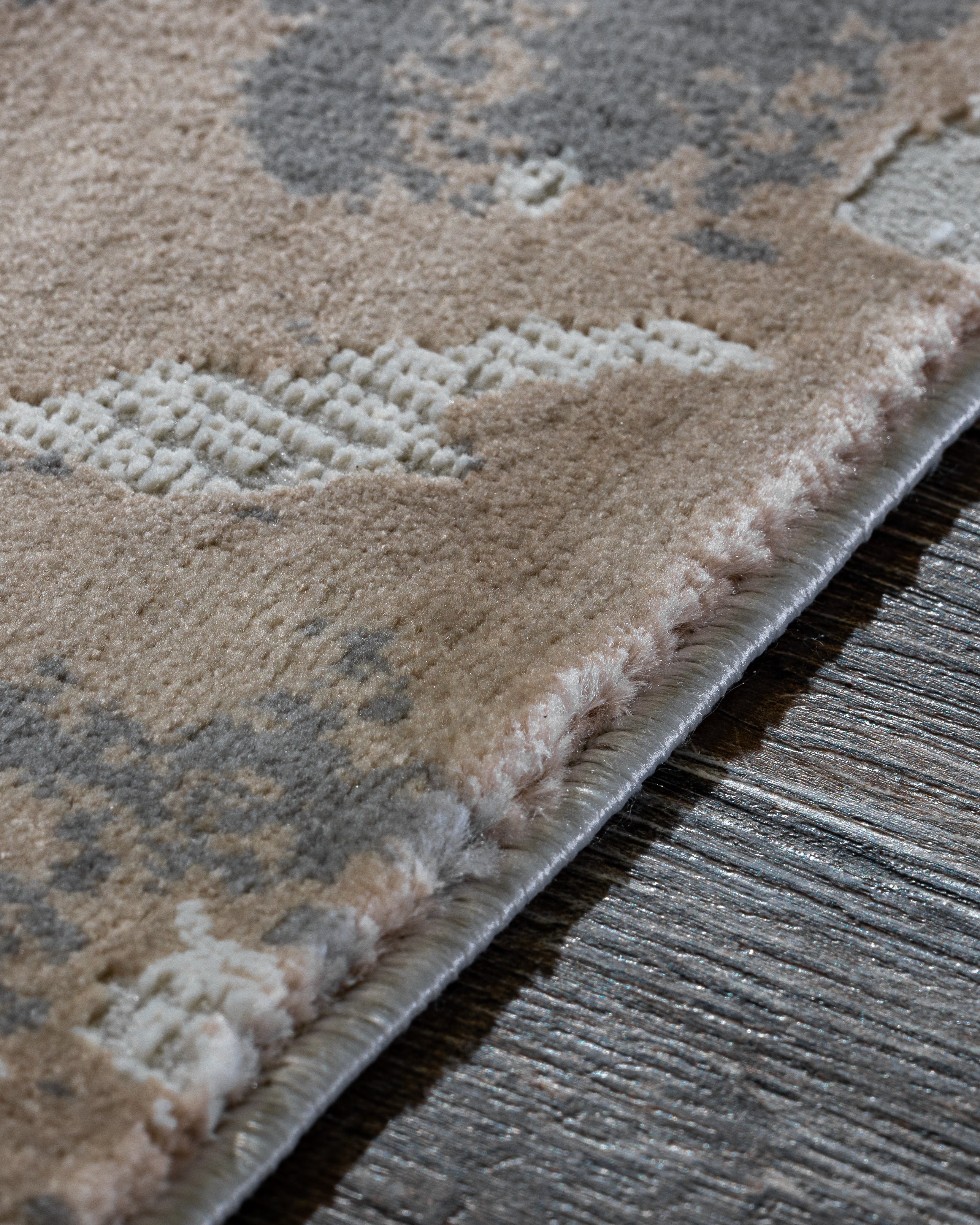 Rumefa- Lyonesse Couture Teppich